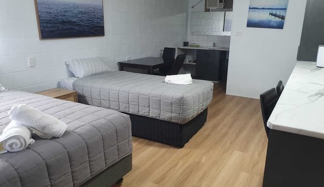Morwell Parkside Motel