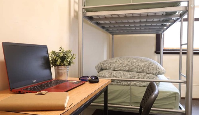 Emu Backpackers Perth - note - Valid Passport required for check in