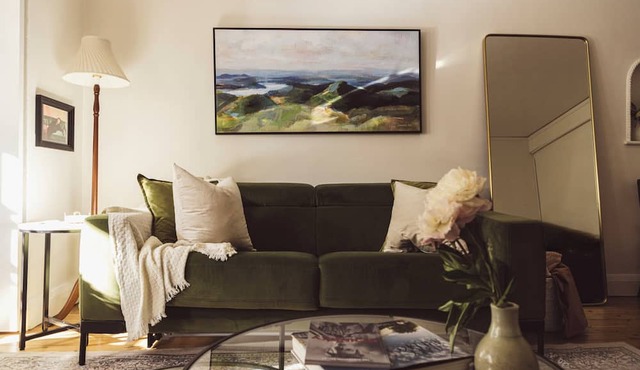 Boutique Stay in Sydney's Eastern Suburbs, Steps From City Icons with Parking
