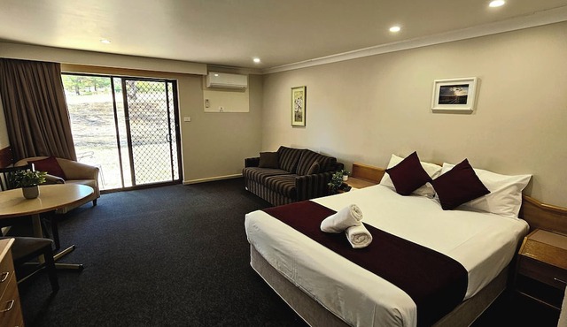 Hilltops Retreat Motor Inn