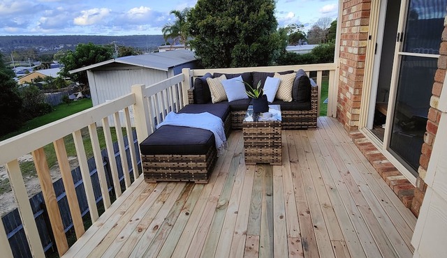 Easy Walk to Beach & Town, pet friendly with SUPERHOSTS