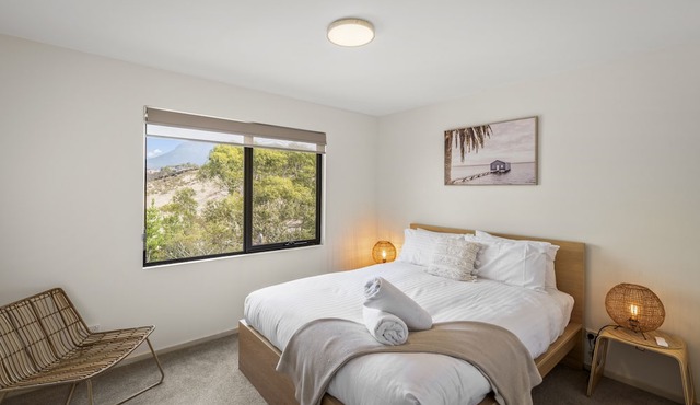 Tree Top Views - 4 Bedroom House