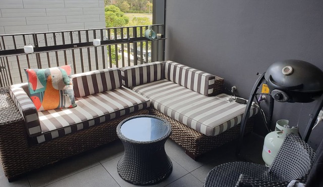 Eastern Suburbs Coastal Apartment with Large Balcony