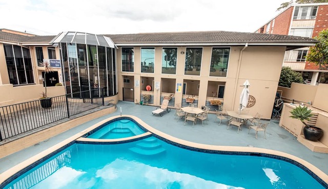 Twin Towers Inn