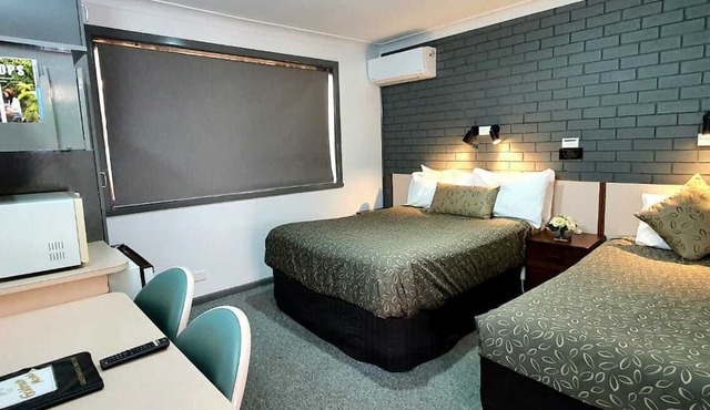 Young Goldrush Motel