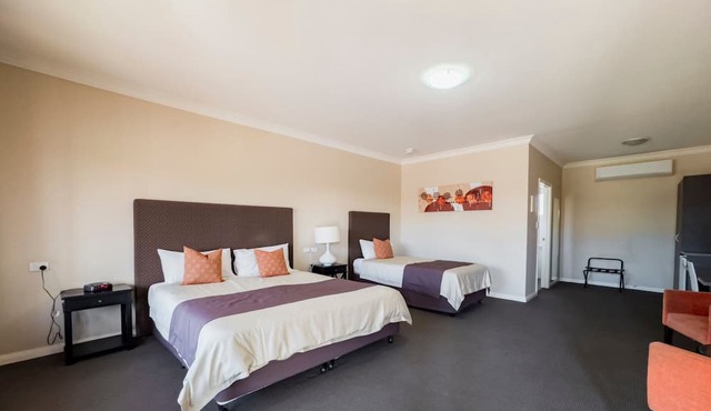 Sundowner Motel Hotel