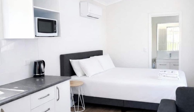 Batemans Bay Holiday Park - Hostel