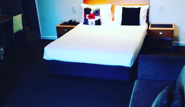 Burkes Hotel Motel