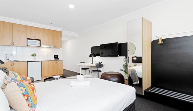 Stylish Urban Gem: Downtown Perth