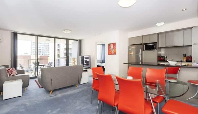 24 Amazing Adelaide Tce 2BR 2BA Location