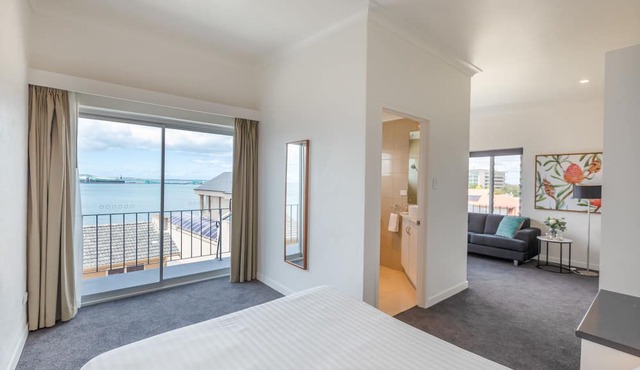 Bay 10 Accommodation