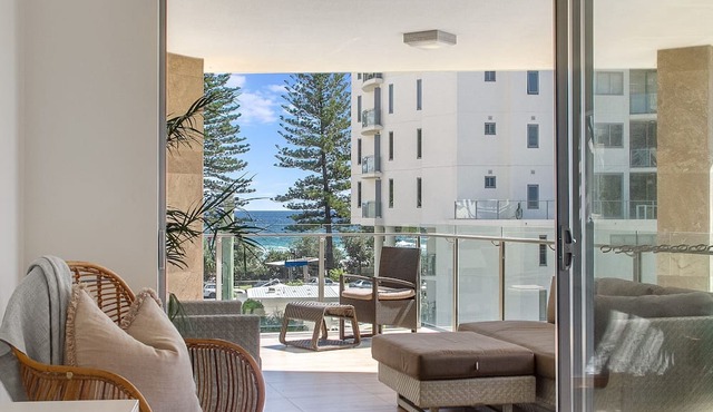 Maili 6 Luxury sky home apartment in Rainbow Bay Coolangatta Wi-Fi Included