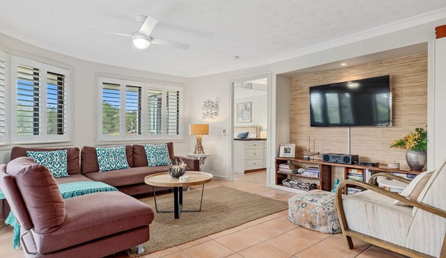 SHORELINE 3 BEACH FRONT APARTMENT