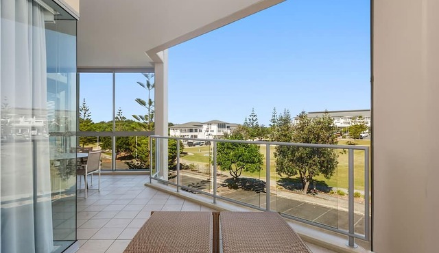 Coast Culture 1208 Apartment - Beachfront Complex with Pool & Spa