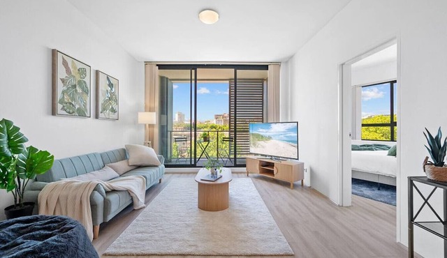 2BR Chippendale | Free Parking, Walk to Central