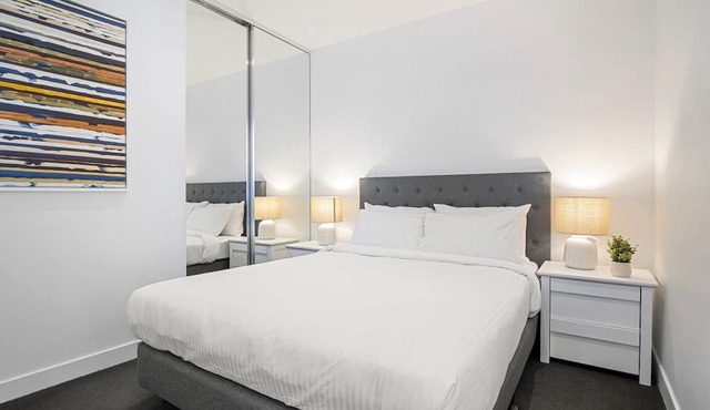 1BR Apartment Near CBD with Pool