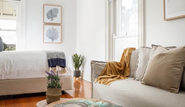 Boutique Studio with Balcony in Perfect Location