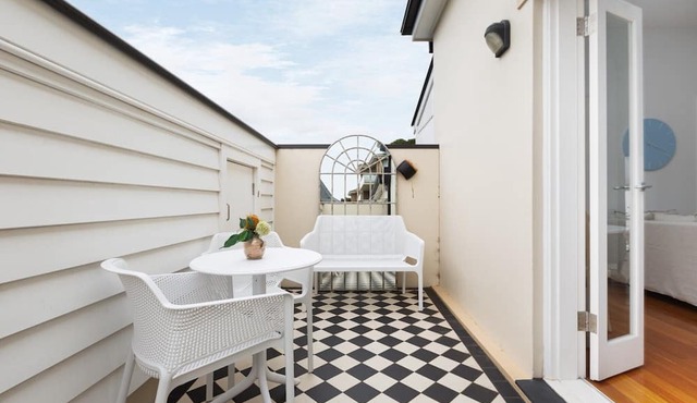 Executive Studio With Patio Near Trains