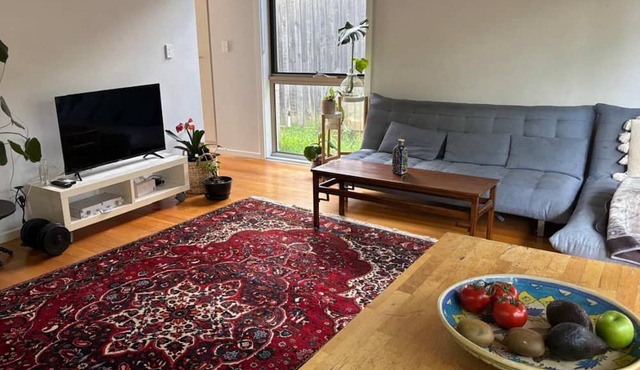 Cozy 2BDR Ivanhoe Unit with Modern Amenities