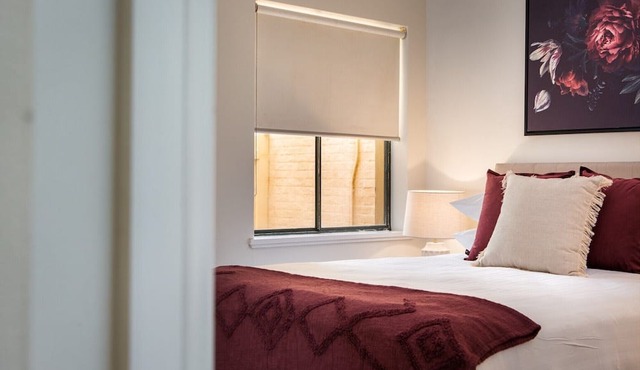 Central 2-Bed Apartment with Private Parking