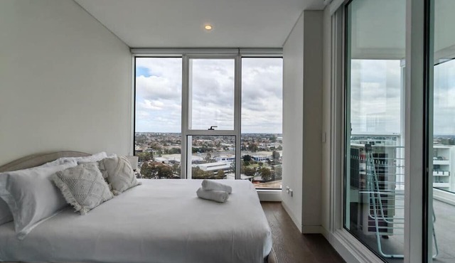 Charming 2 bedroom APT overlooking Accor Stadium