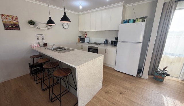 Parsee Escape-close to Sultana Point Beach! Dog Friendly! Free WiFi!