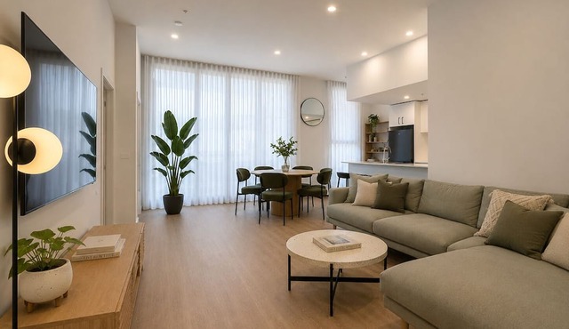 Moonee Ponds Luxe by Ready Set Stay