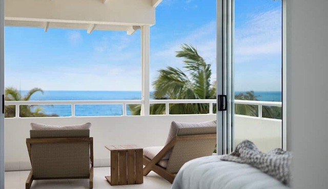 Chic Beachside Abode, Sunrise Beach