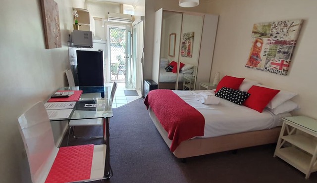 Griffith Studio Canberra - free parking
