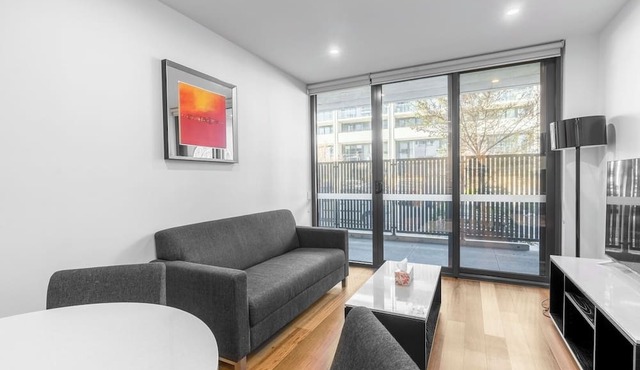 Cozy and Central Located 2BR Apartment w/Parking
