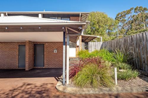 Apartment 46 - Town Central - Close to Walktrails