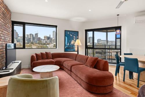 Hawke & Hide Designer 3BR Balcony Retreat