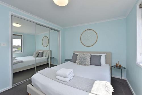 New Property Seabreeze Bungalow - Lakeview Sunset Delight at Sunshine on Lake Macquarie