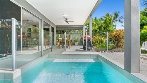 Sandveil Absolute Beachfront Access House