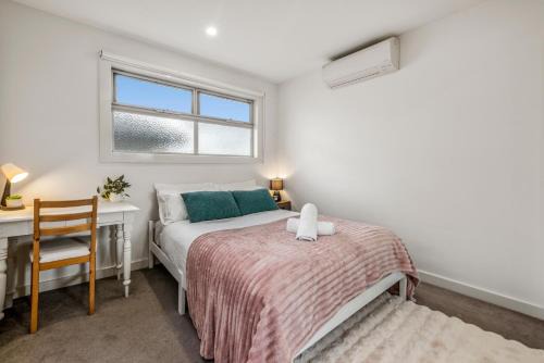 Modern Stylish Comfort at Prime Camberwell Retreat
