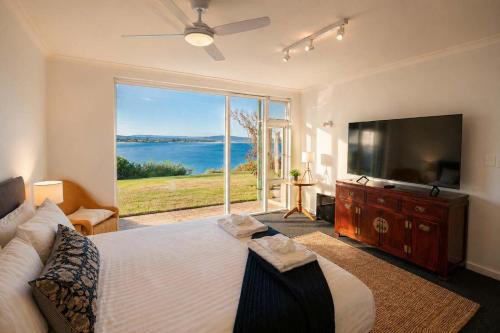 Whalers Rest- Ocean Front- Victor Harbor
