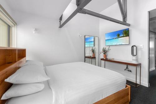Spacious 2-Bed Retreat in Rosebery