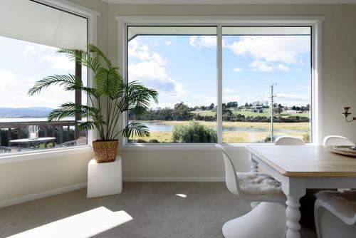 Tamar River Hideaway