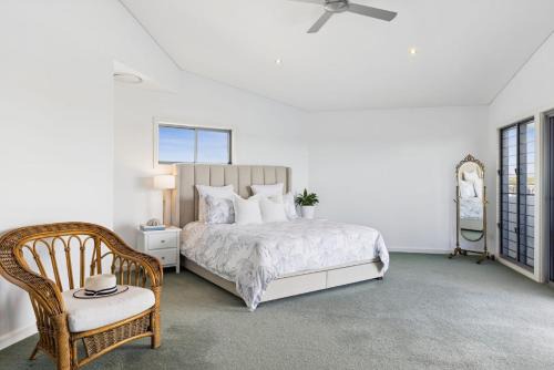 Jeffery River Retreat - Pet Friendly With Private Pontoon - Holiday Yamba