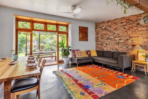 Timber & Stone - Modern Eco Retreat and Studio