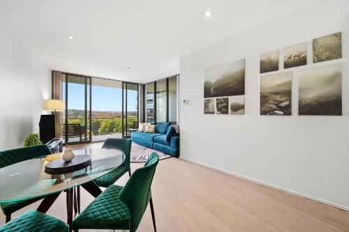 Stylish 1-Bed in CBD with Secure Underground Parking