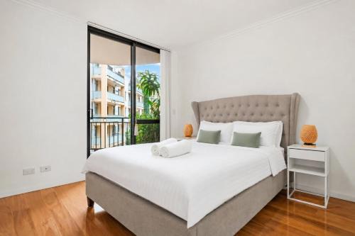 2 Bedroom Apartment Pyrmont with Balcony