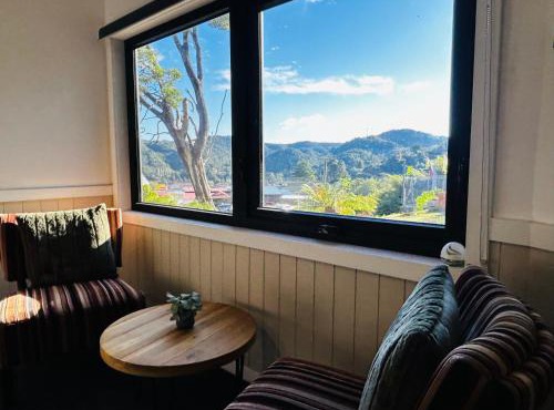 The Cozy Cottage-With elevated views