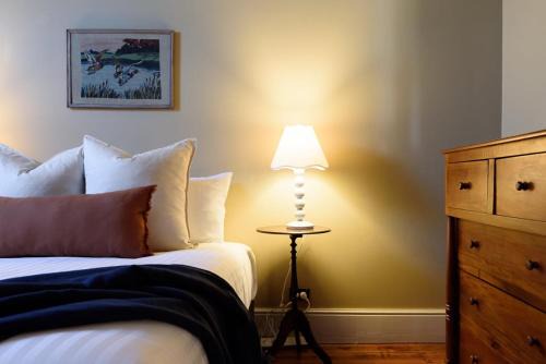 Late-Georgian Escape near Launceston