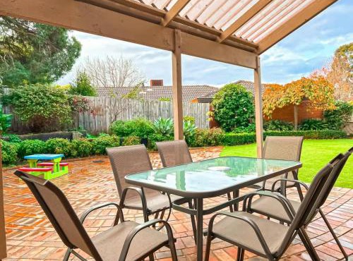 Stylish Retreat Family House 5BRM Wheelers Hill