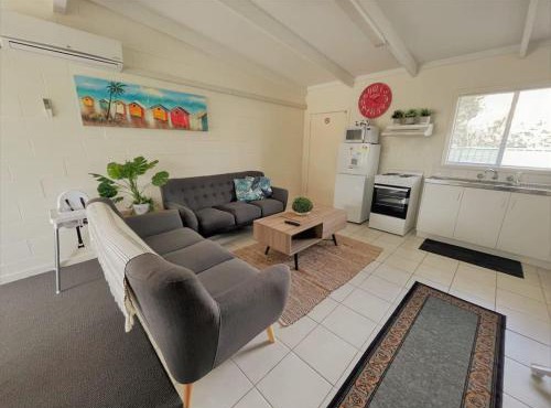 Esperance Little Units 2