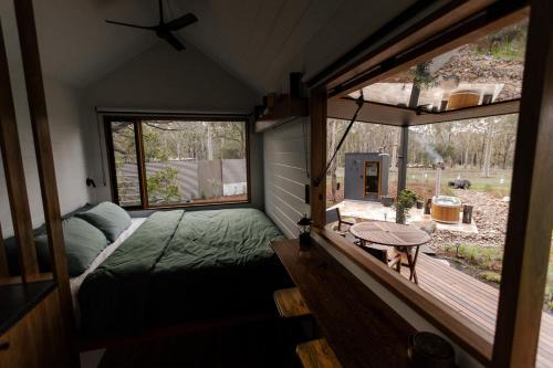 Wood-fired Hot Tub & Sauna, Tiny Cabin in Hunter Valley