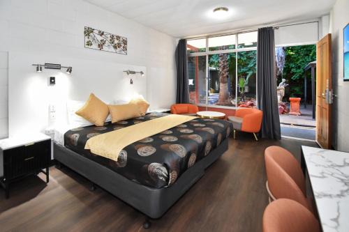 Elkira Court Motel