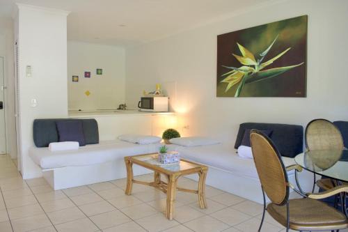Mango House Resort - Affordable Escape
