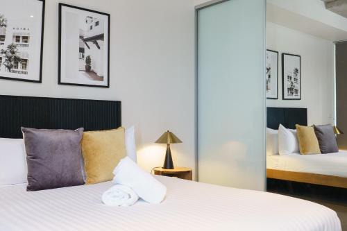Spacious Studio in a Prime Braddon Location - Hosted by Canstay